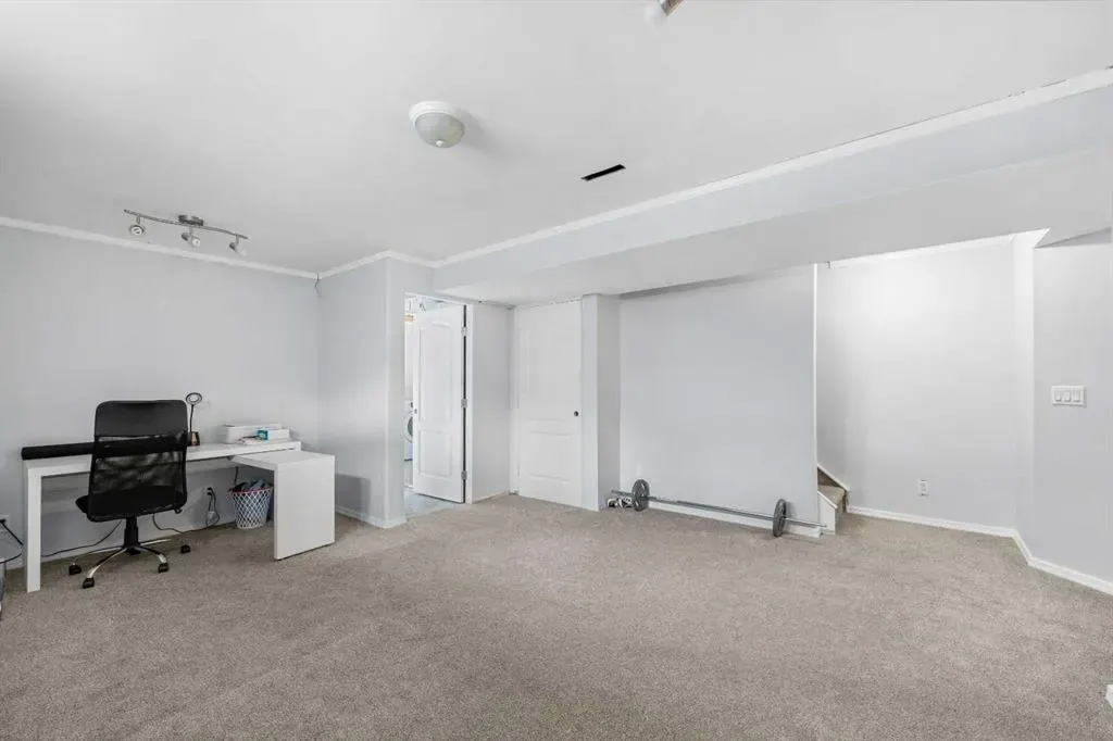 47 San Diego Place NE