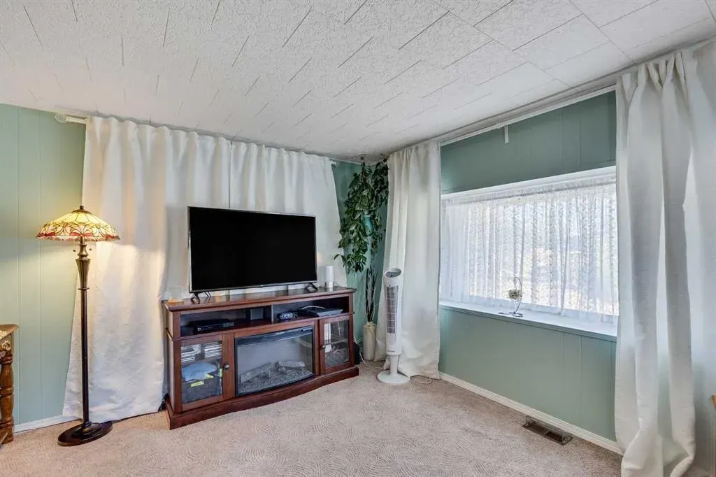 134 Village Way, #8