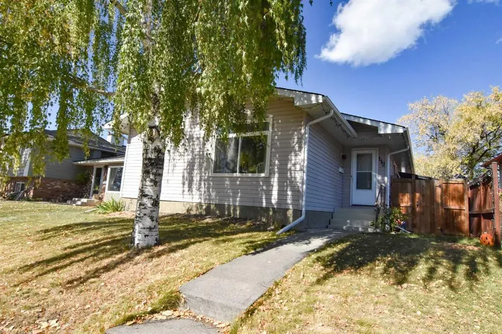 112 Woodvale Road SW