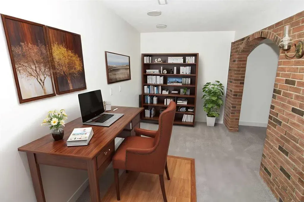 112 Woodvale Road SW