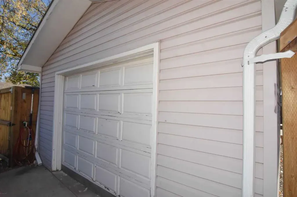 112 Woodvale Road SW
