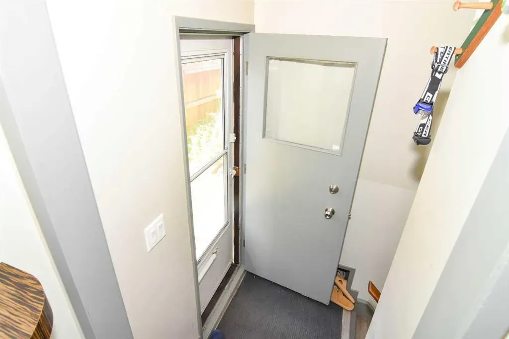 112 Woodvale Road SW