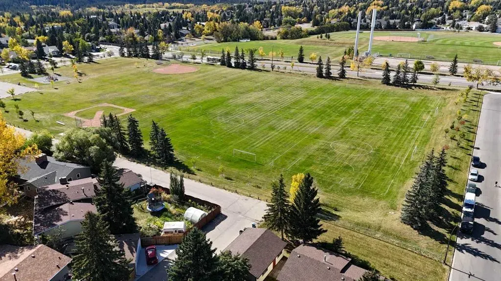 112 Woodvale Road SW