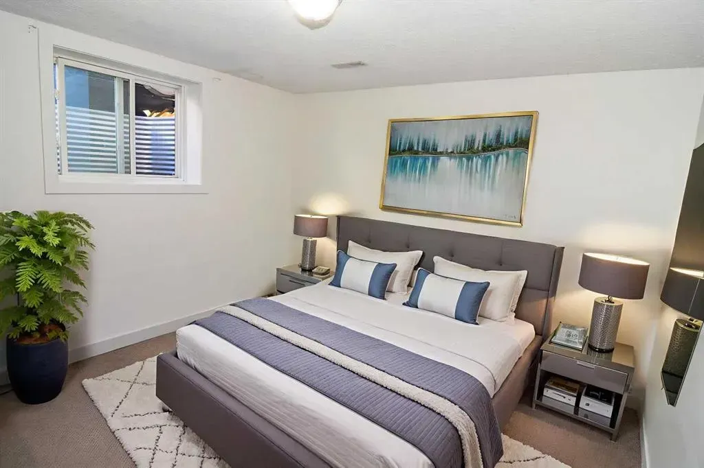 112 Woodvale Road SW