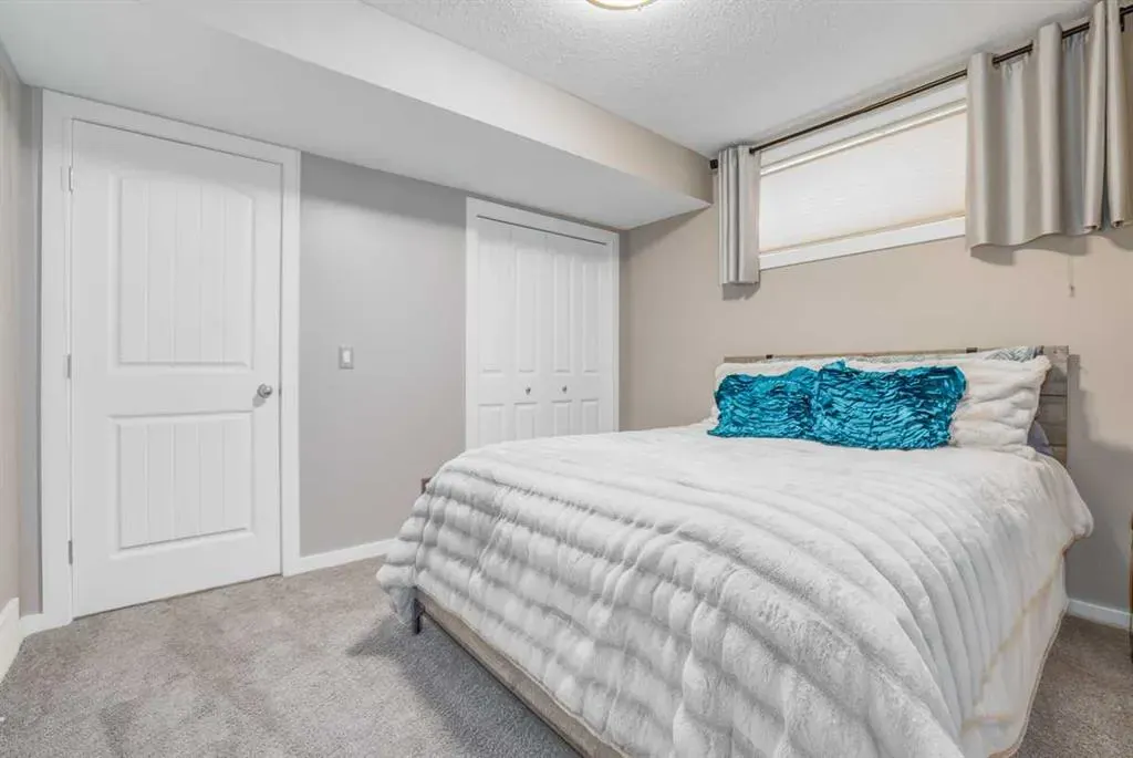 283 Mahogany Heights SE