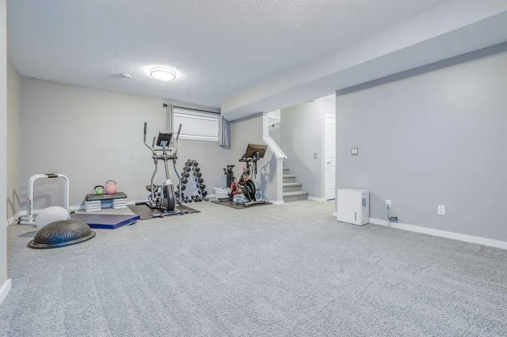 283 Mahogany Heights SE