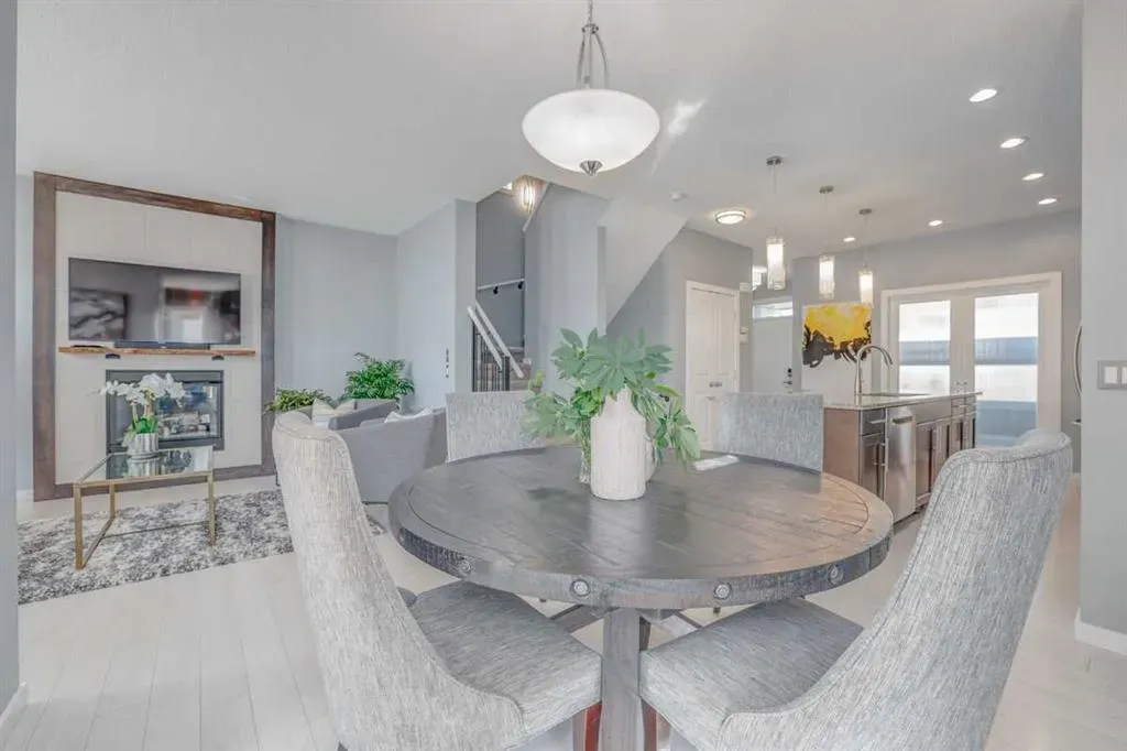 283 Mahogany Heights SE