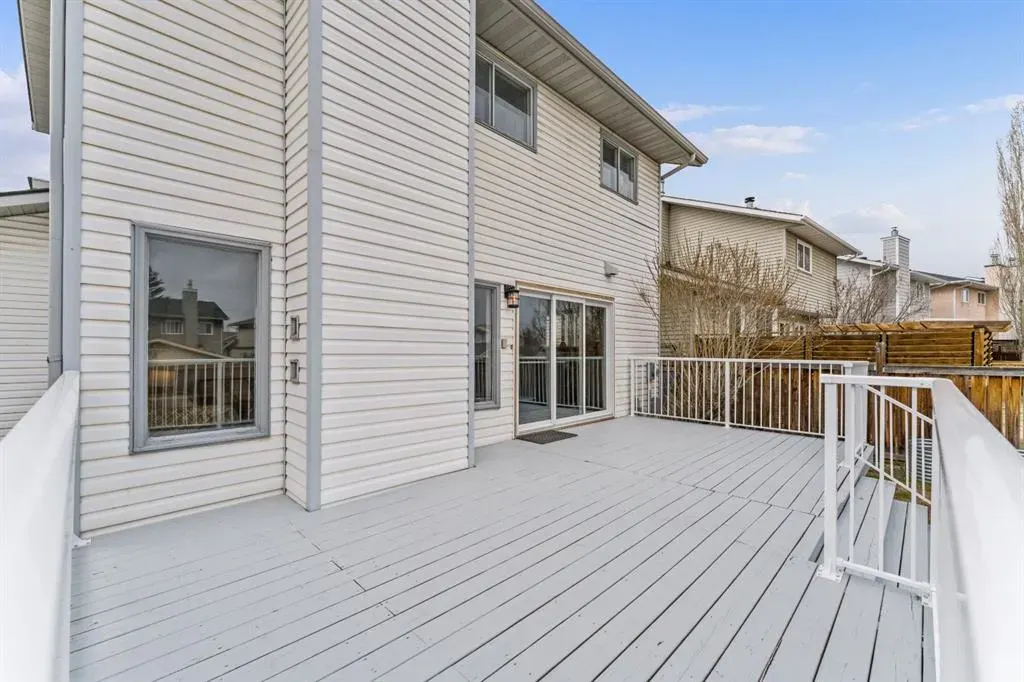 395 Millrise Drive SW
