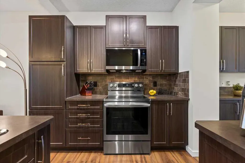 1303 New Brighton Park SE