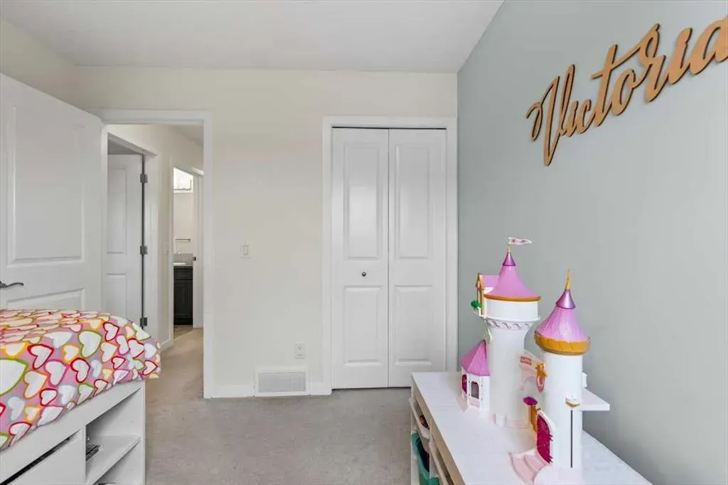 1303 New Brighton Park SE
