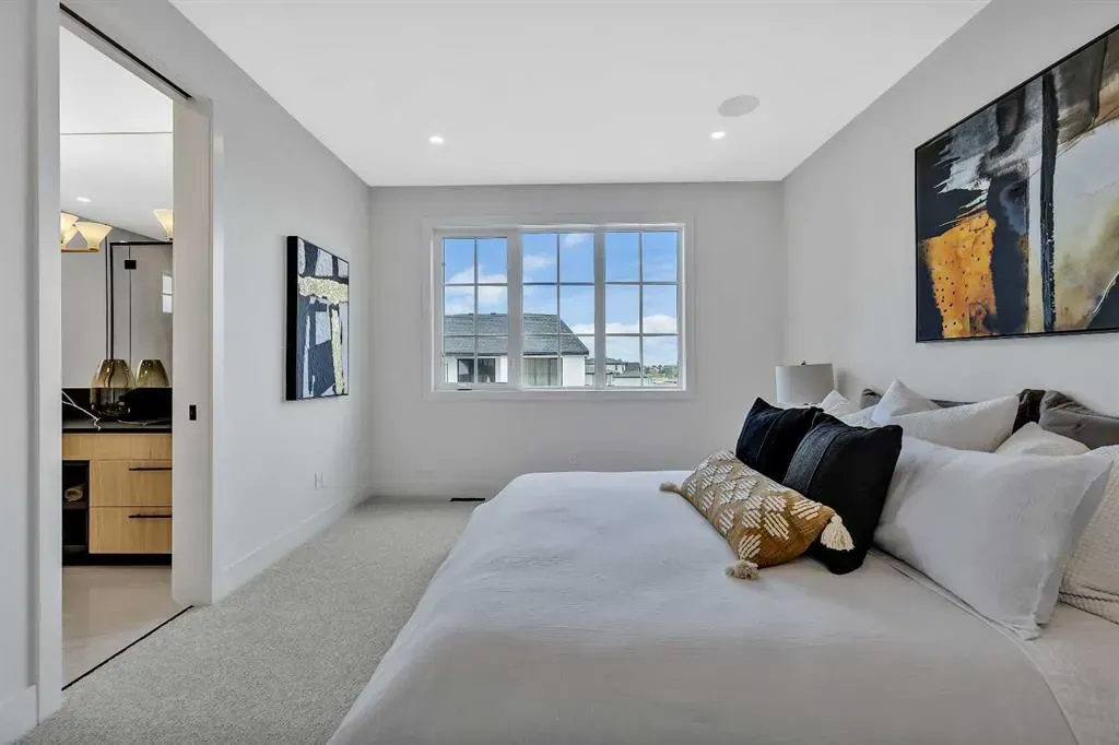 352 Normandy Drive SW
