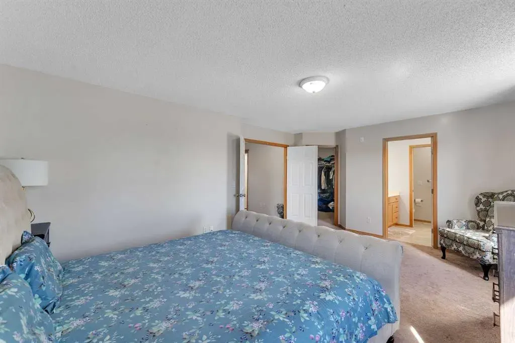 77 Taralea Green NE