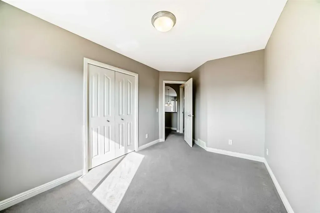 130 Panamount View NW