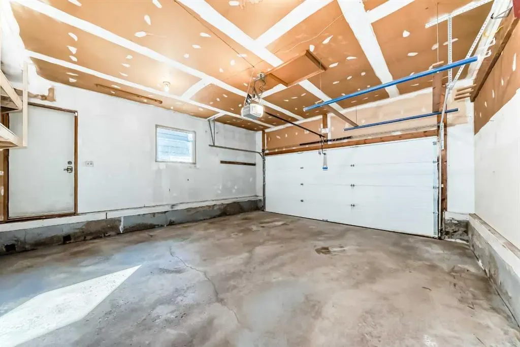 28 Woodfield Court SW