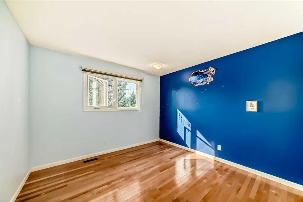 28 Woodfield Court SW