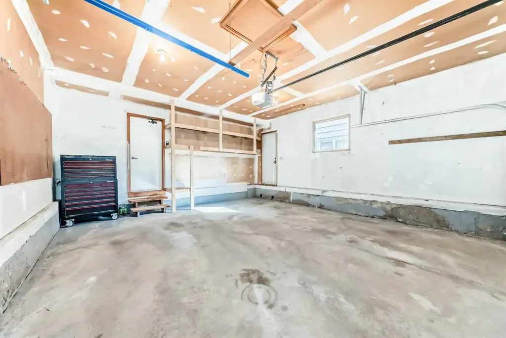 28 Woodfield Court SW