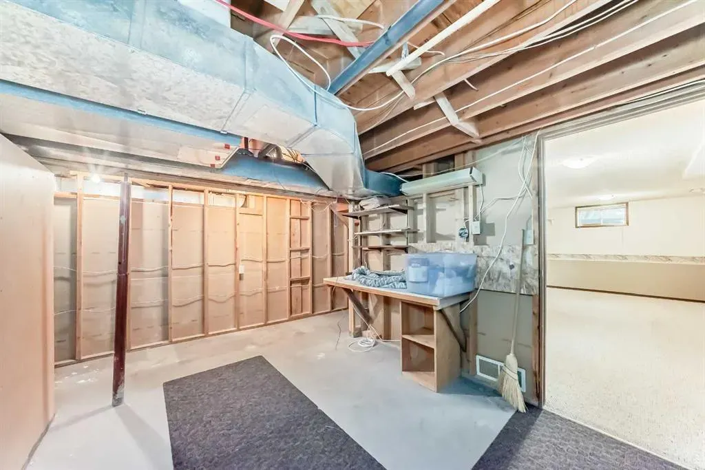 28 Woodfield Court SW