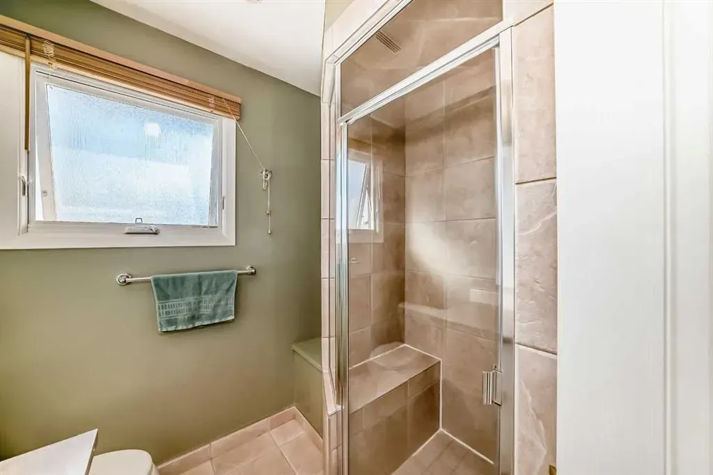 28 Woodfield Court SW