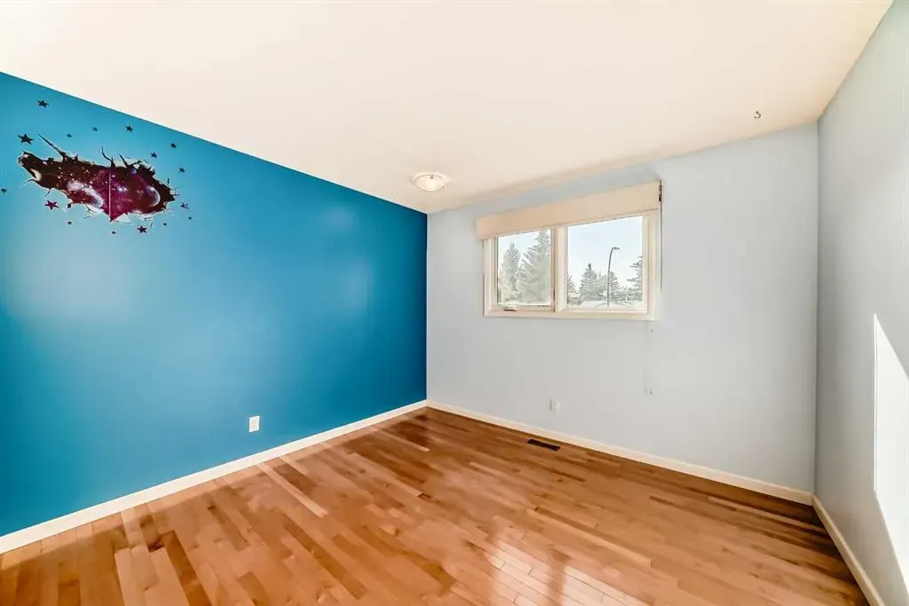 28 Woodfield Court SW