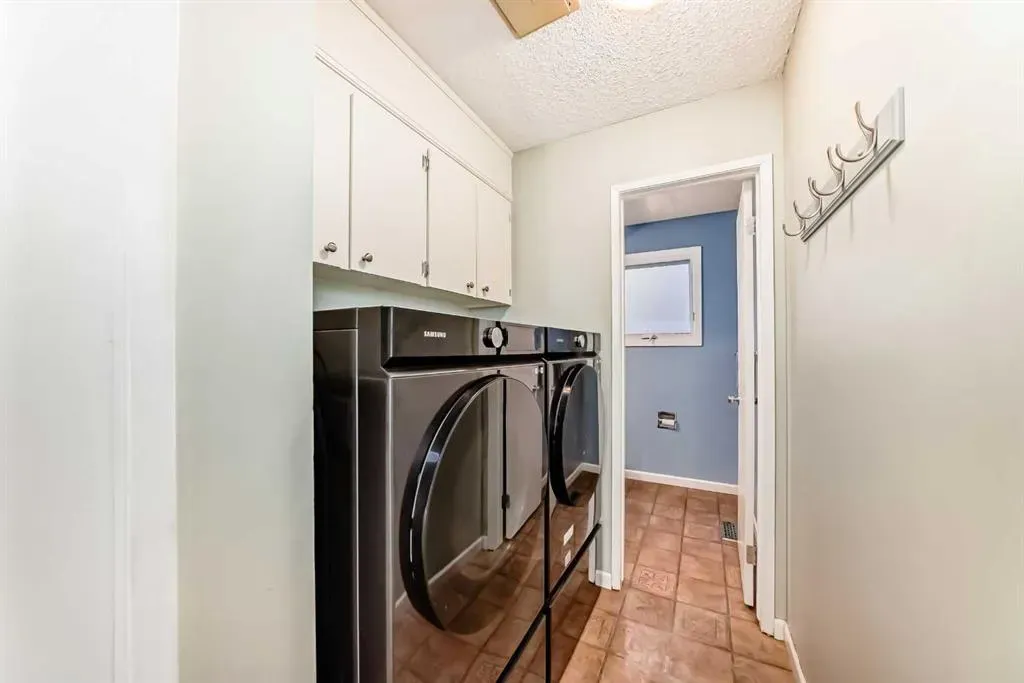 28 Woodfield Court SW