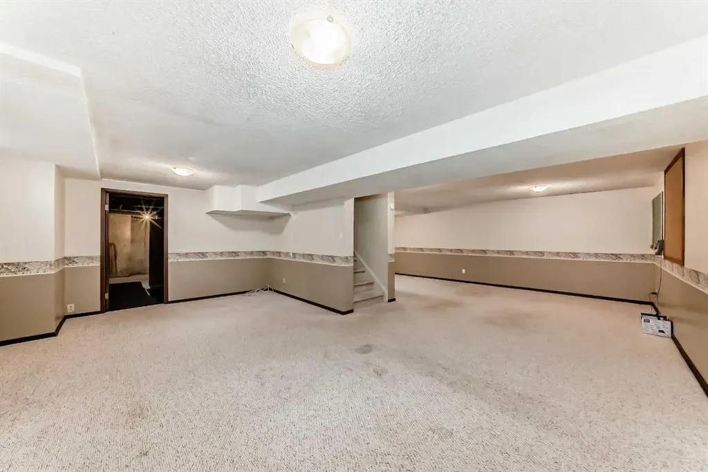 28 Woodfield Court SW