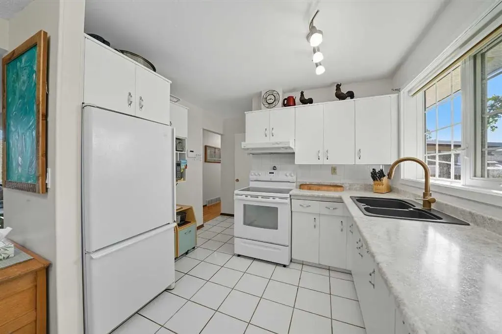 23 McKinnon Crescent