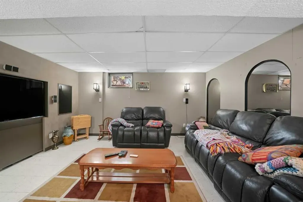 23 McKinnon Crescent
