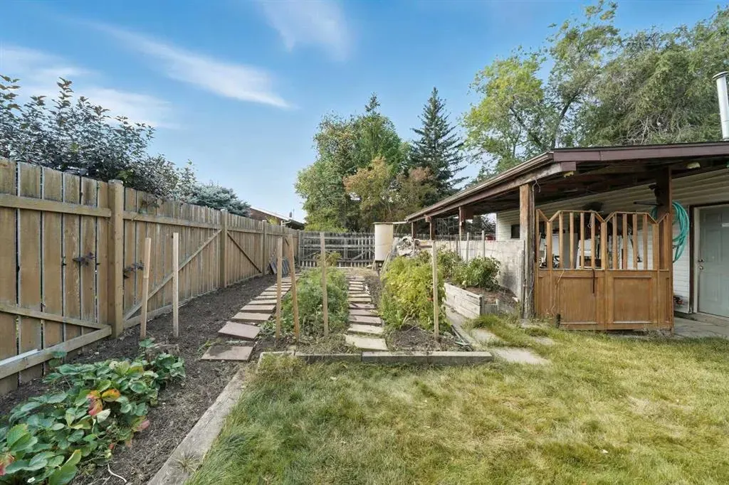 23 McKinnon Crescent