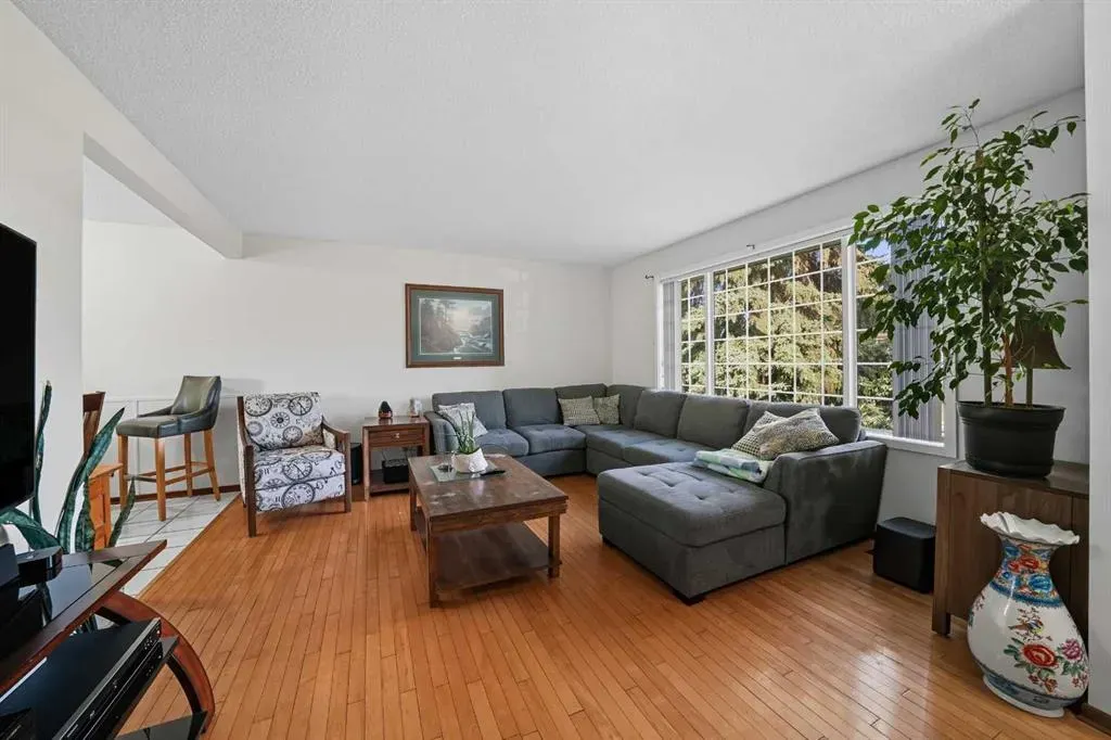 23 McKinnon Crescent