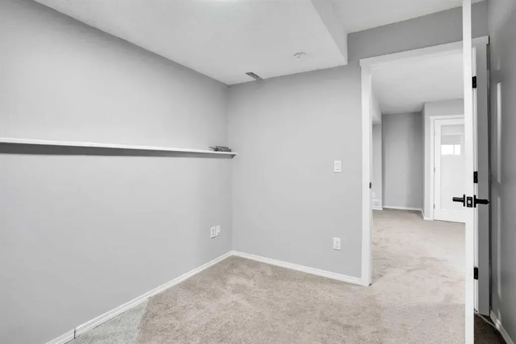 20 Tararidge Close NE