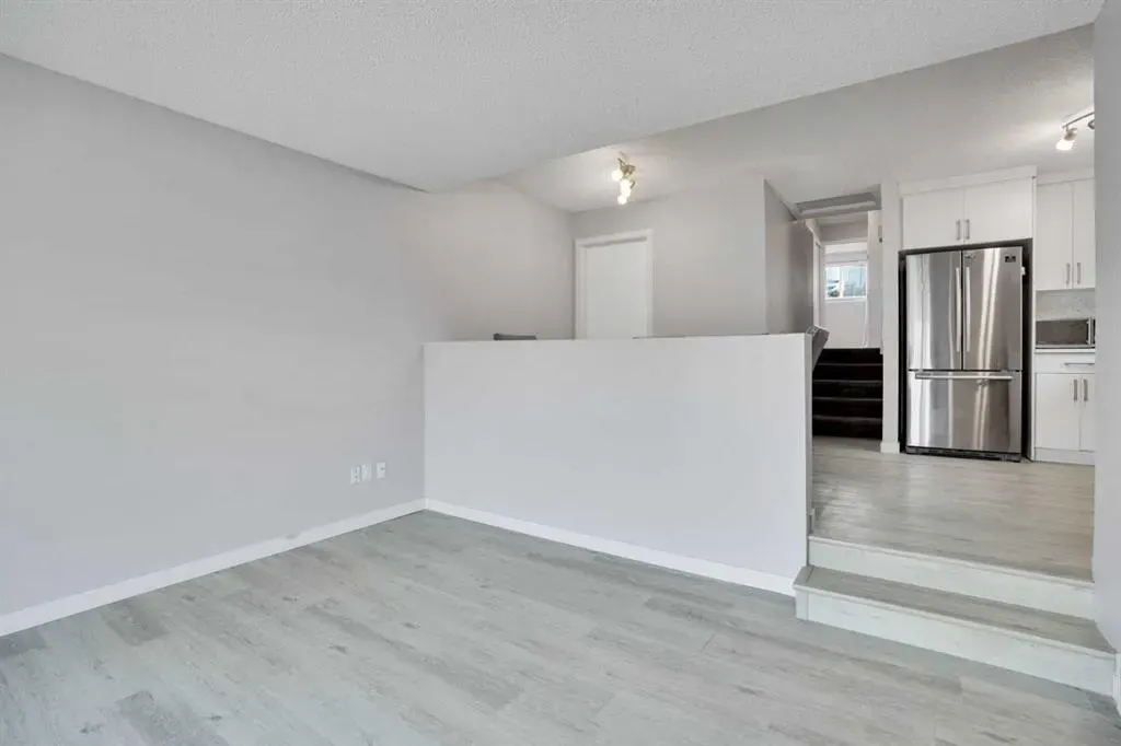 20 Tararidge Close NE
