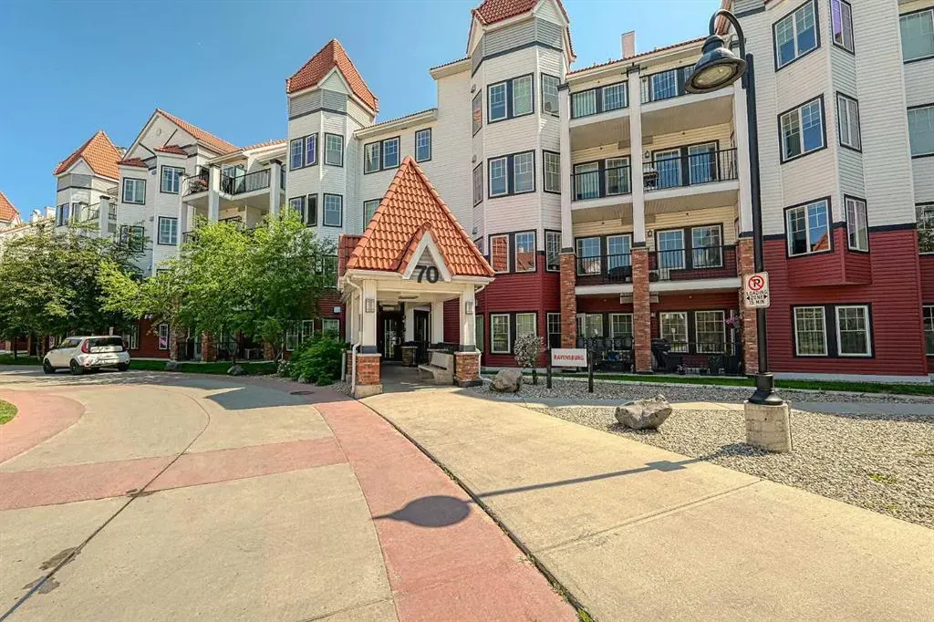 70 Royal Oak Plaza NW, #403