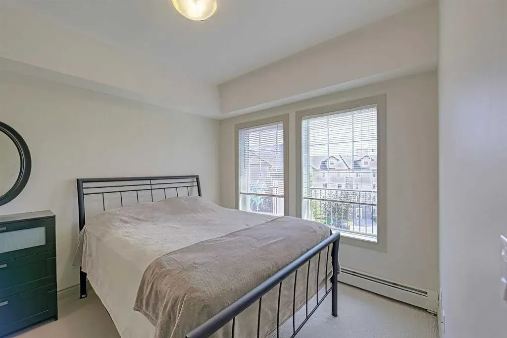 70 Royal Oak Plaza NW, #403