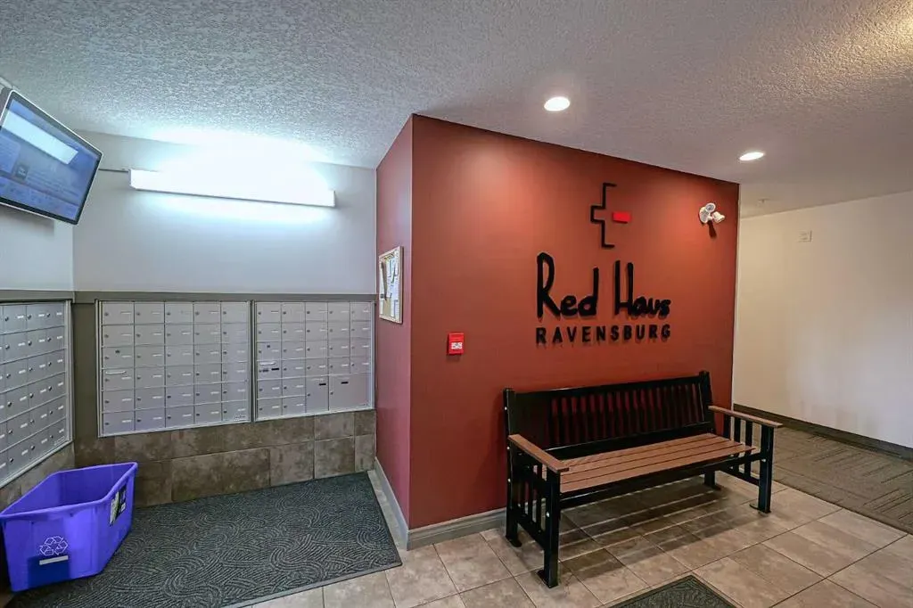 70 Royal Oak Plaza NW, #403