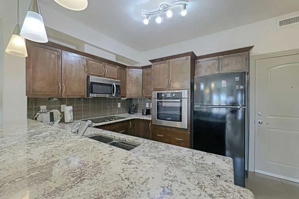 70 Royal Oak Plaza NW, #403