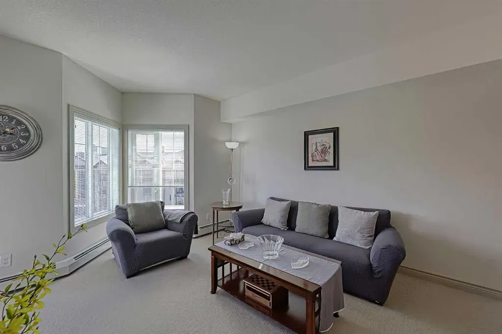 70 Royal Oak Plaza NW, #403