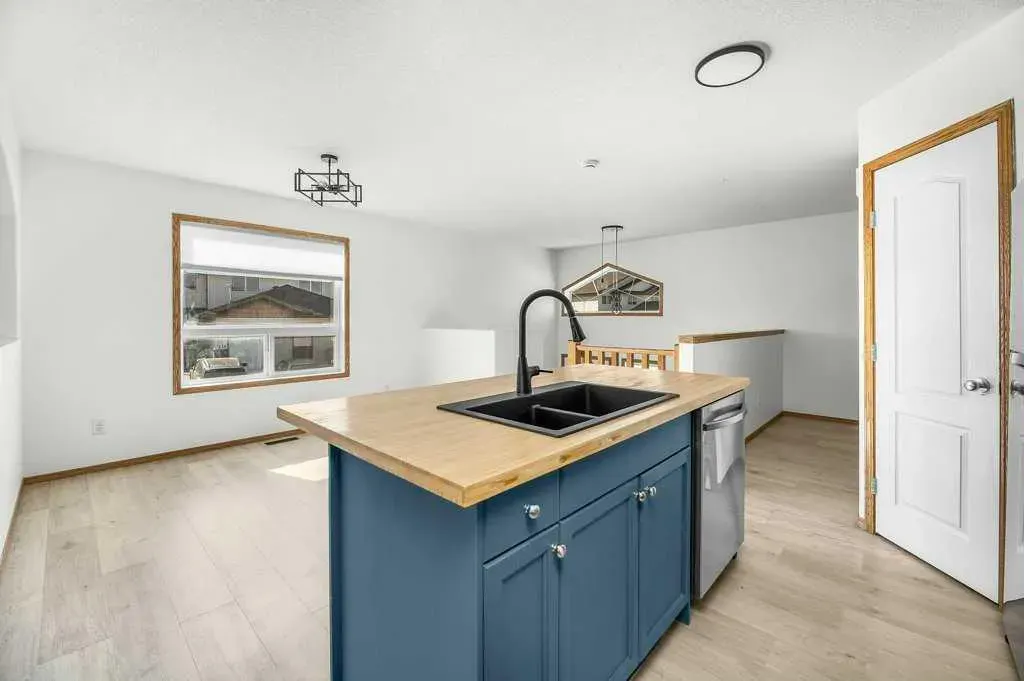 6220 Orr Drive, #112
