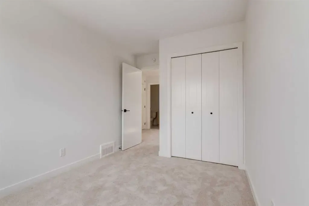 265 Cobblestone Gate