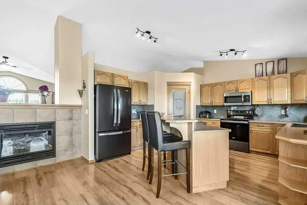 5054 274 Avenue W, #200