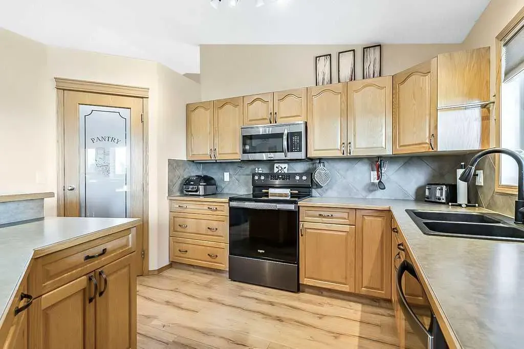 5054 274 Avenue W, #200
