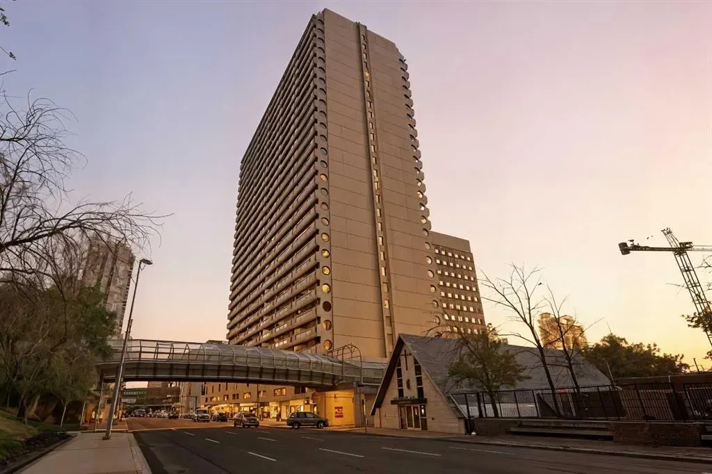 221 6 Avenue SE, #1707