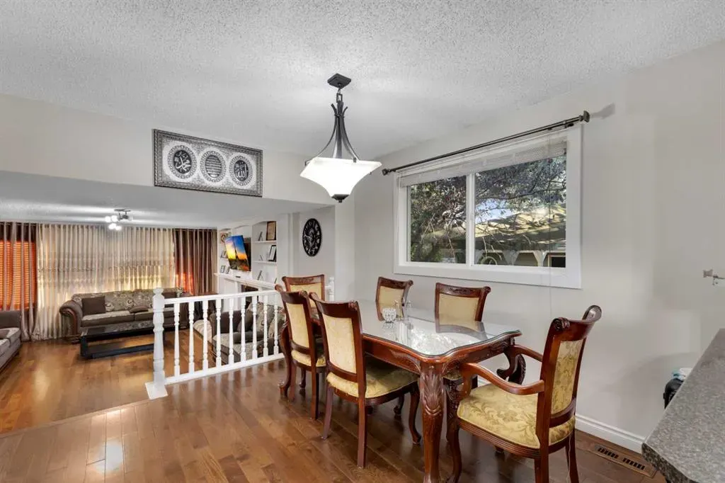 12 Templehill Bay NE