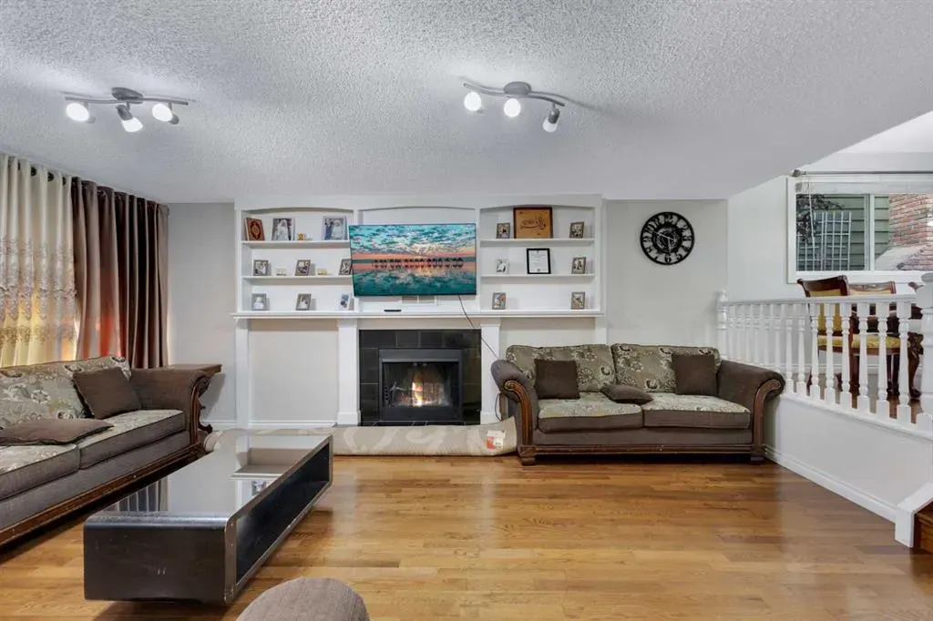 12 Templehill Bay NE