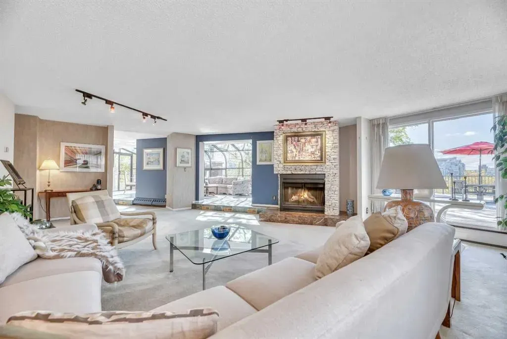300 Meredith Road NE, #610