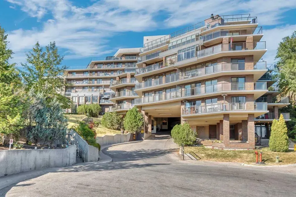 300 Meredith Road NE, #610