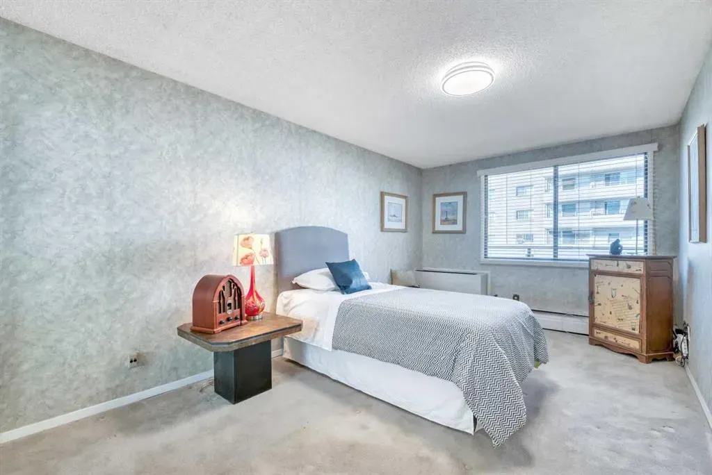300 Meredith Road NE, #610