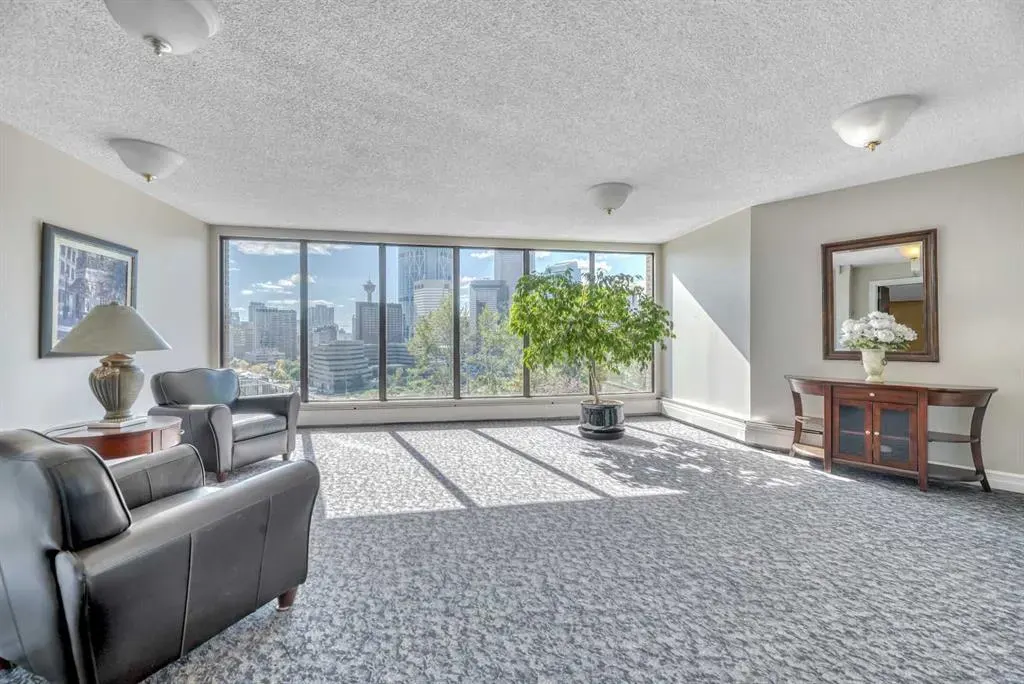 300 Meredith Road NE, #610
