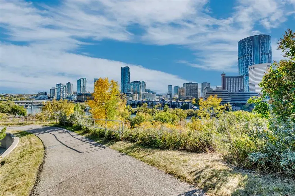 300 Meredith Road NE, #610