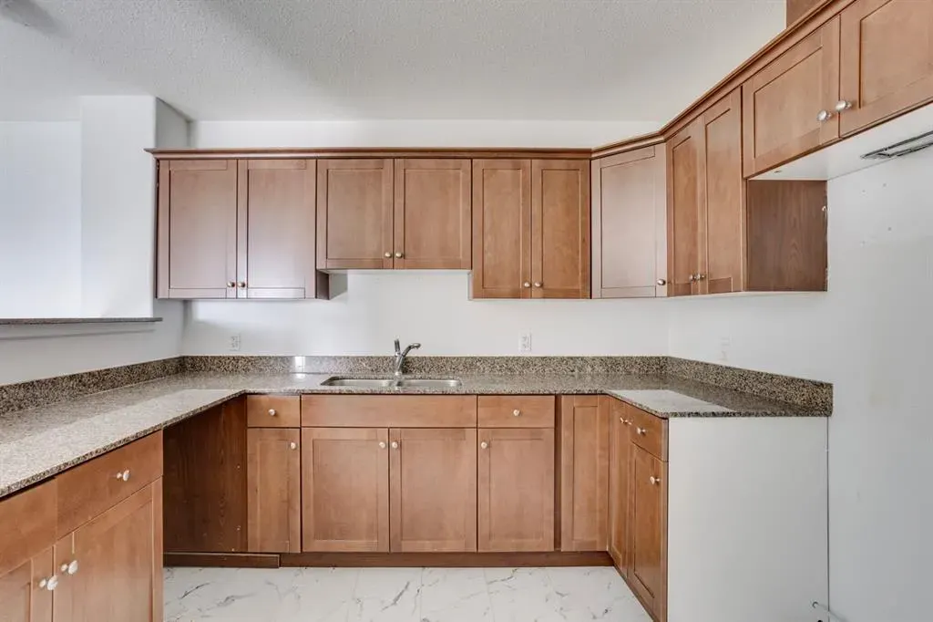 8535 Clearwater Court, #206