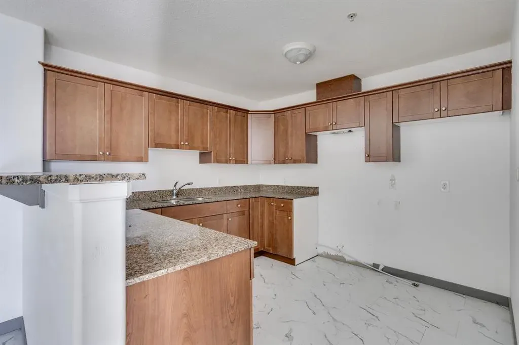 8535 Clearwater Court, #206